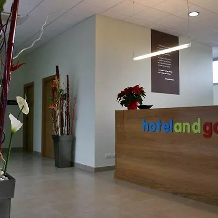 Ele Hotelandgo Arasur מלון