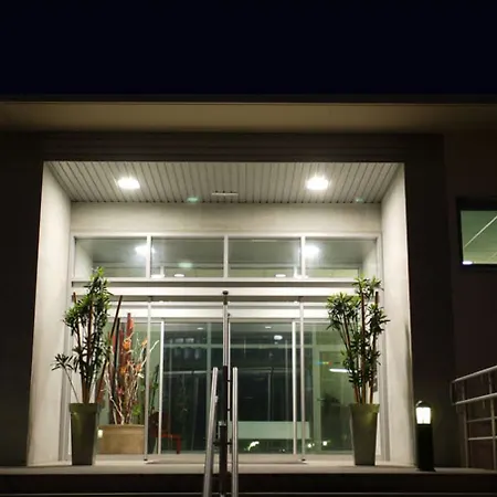 Ele Hotelandgo Arasur מלון 3*